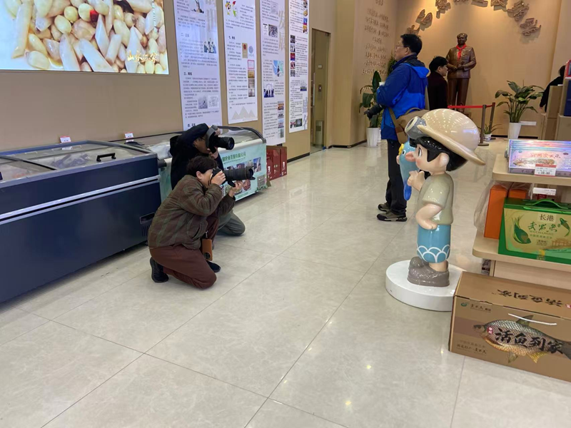 <a href="./xwzx/gzdt/202603/t20260319_755612.html">光影逐鲜！省摄协赴鄂州采风，定格武昌鱼品牌之美</a>